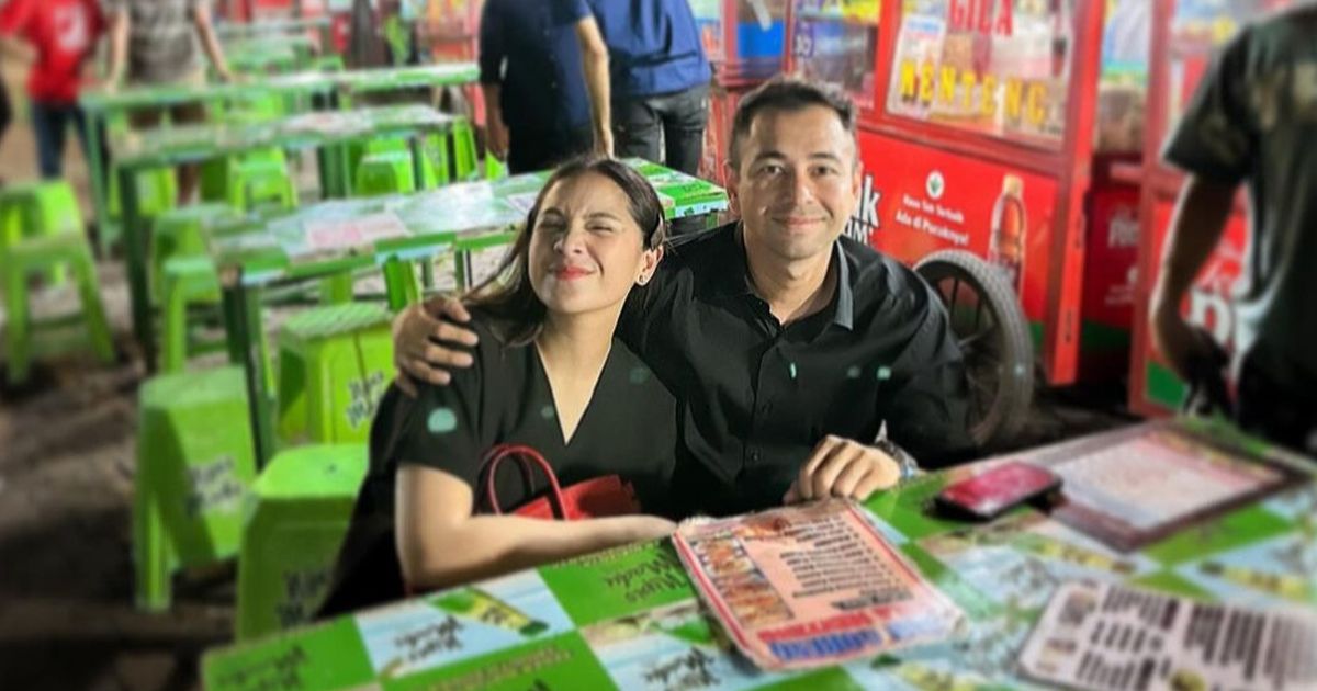 Potret Nagita Slavina Makan Dipinggir Jalan Bareng Raffi Ahmad, Pakai Sandal Seharga Rumah Kontrakan Setahun