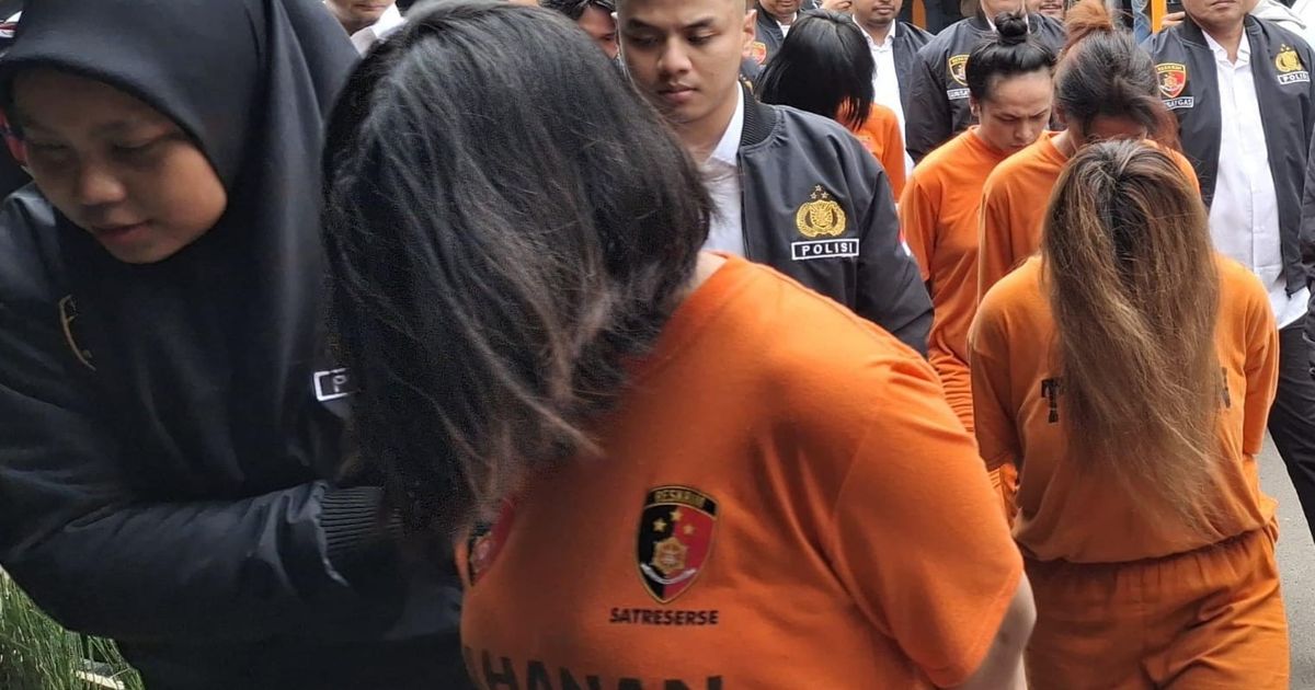 Polisi Ringkus Influencer Promosikan Judi Online, Tiga Perempuan dan Dua Waria