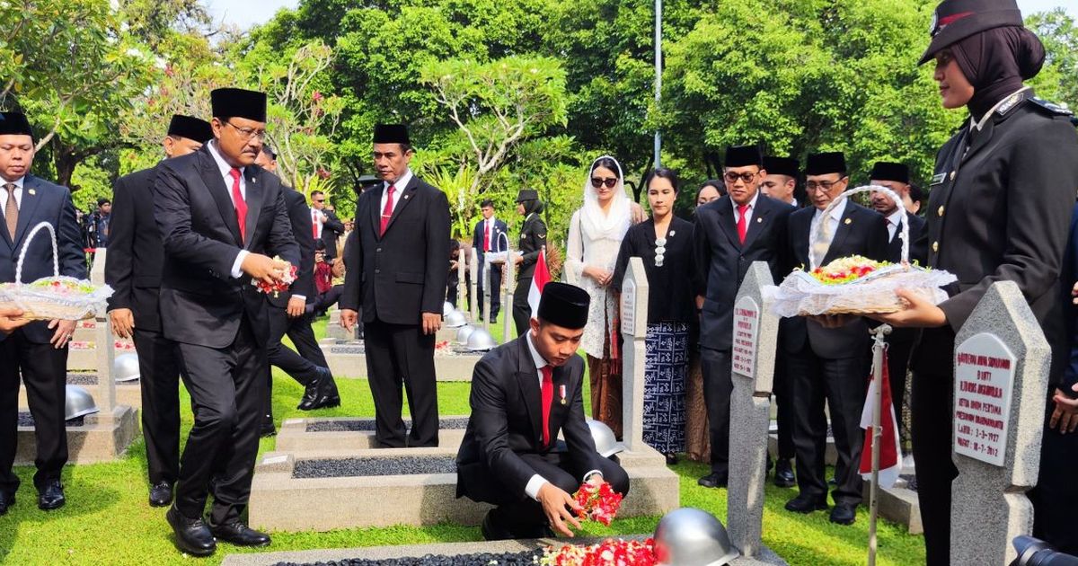 VIDEO: Wapres Gibran Pimpin Upacara Hari Pahlawan di TMP Kalibata