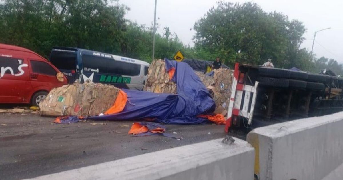 Polisi Amankan Supir Truk Terkait Kecelakaan Beruntun di Tol Cipularang