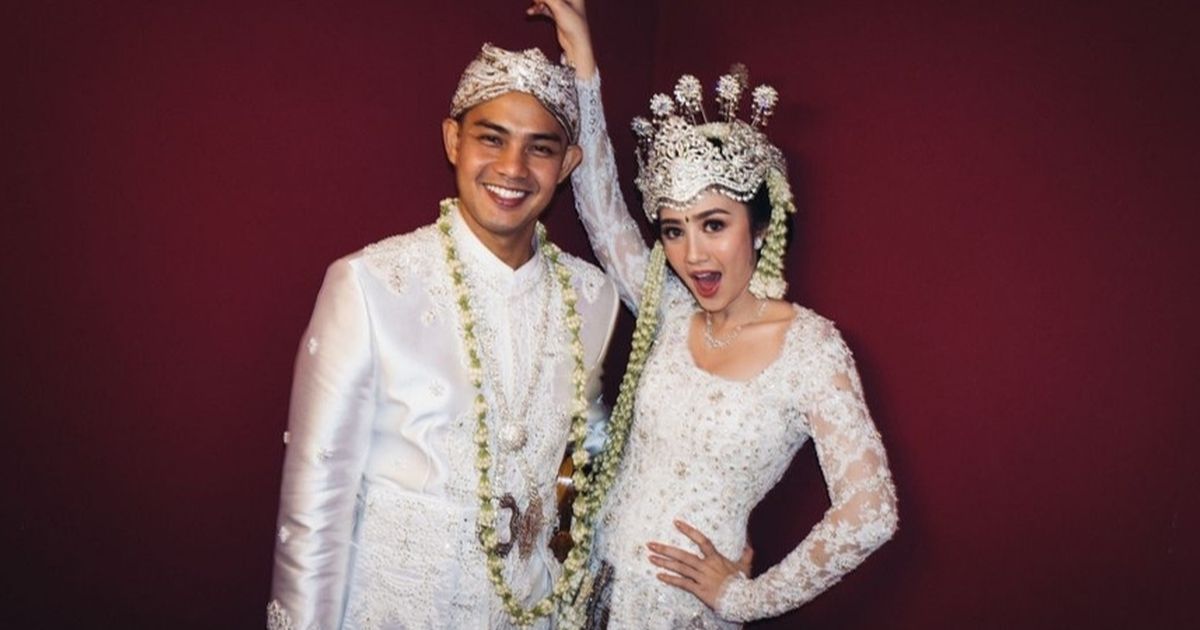 Jarang Tersorot, Potret Ganteng dan Gagah Adik Febby Rastanty yang Pulang ke Indonesia Demi Nikahan Sang Kakak