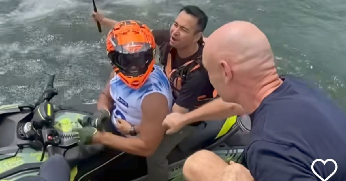 Potret Raffi Ahmad Ajak Ariel CS Main Jet Ski di Danau Toba Tuai Pujian, Desta Disorot Karena Pakai Payung Sendiri