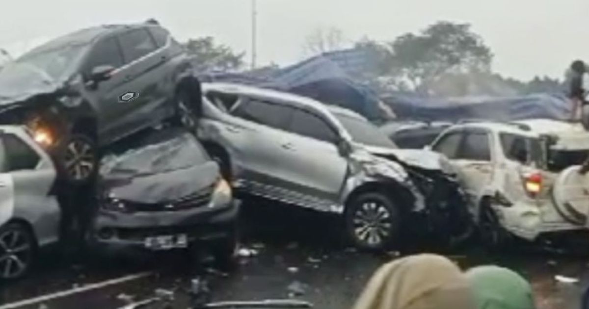 VIDEO: Kapolda Jabar Blak-blakan Fakta 17 Kendaraan Kecelakaan di Tragedi Tol Cipularang