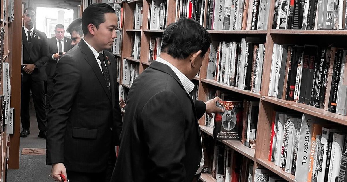 Kunker ke Amerika Serikat, Prabowo Sempatkan Diri ke Toko Buku