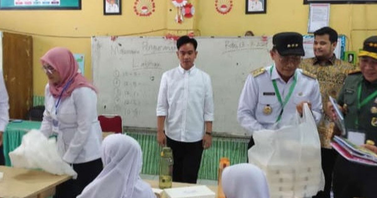 Momen Gibran Tinjau Program Makan Bergizi Gratis di Maros, 800 Makanan Dibagikan ke Murid