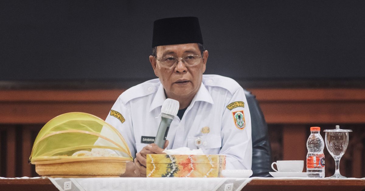 Penuh Haru, Paman Birin Pamitan dan Mengundurkan Diri Sebagai Gubernur Kalsel