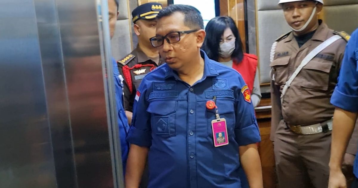 Penampakan Ibu Ronald Tannur Digelandang ke Ruang Penyidik Kejagung Usai Tiba dari Surabaya