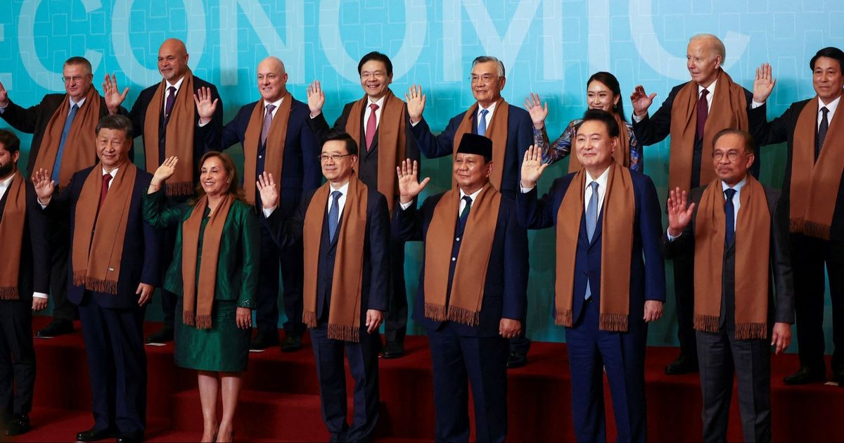 FOTO: Momen Prabowo Berdiri Sejajar dengan Para Pemimpin Dunia di KTT APEC