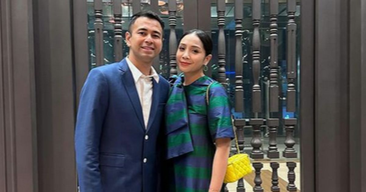 Kondangan Bareng Raffi Ahmad, Potret Nagita Slavina Tampil Cetar dengan Makeup Hasil Gelap-gelapan di Dalam Pesawat