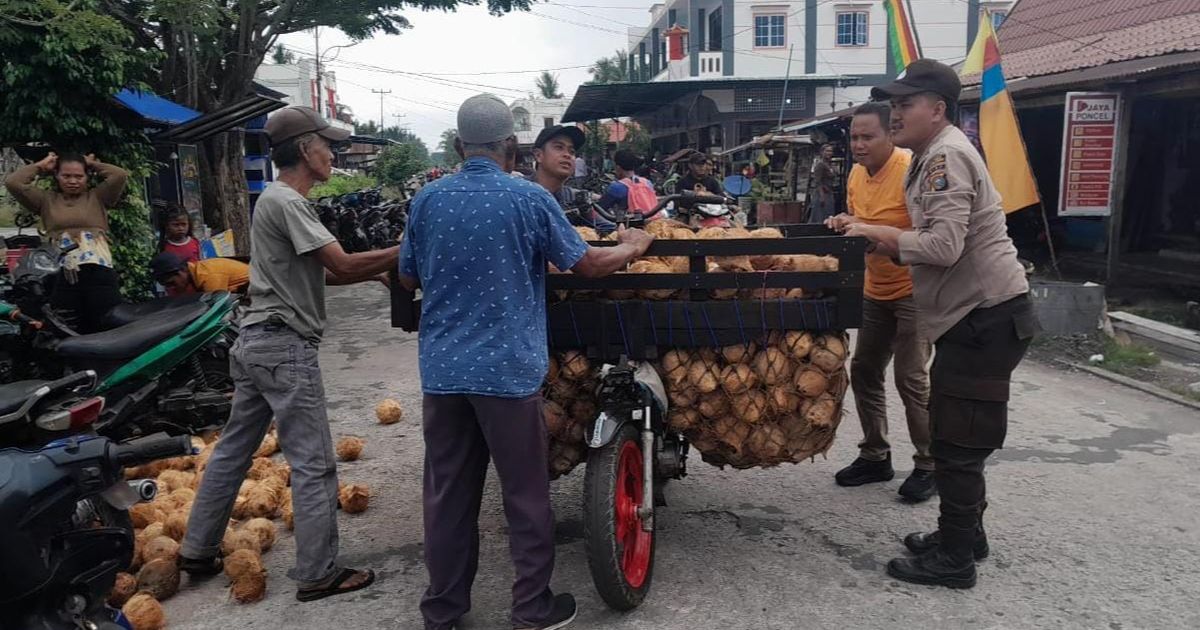 Pastikan Pilkada Aman, Personel Polri Datangi Satu per Satu Desa di Pelalawan