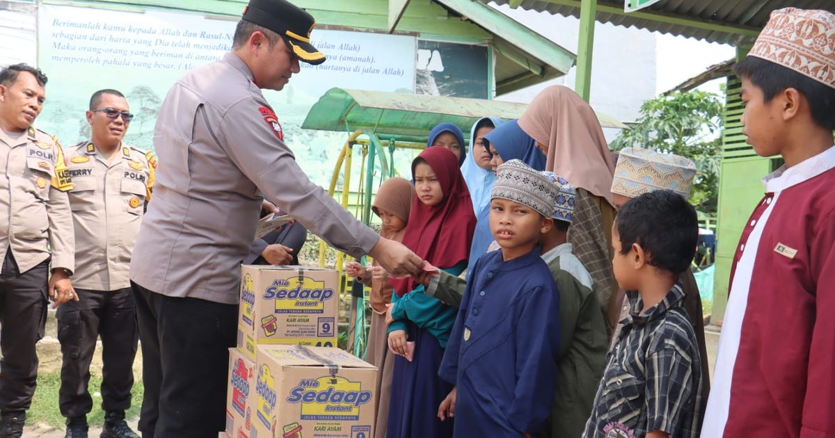 Peringati Hari Jadi Humas Polri, Polres Pelalawan Gelar Bakti Sosial ke Rumah Ibadah dan Panti Sosial