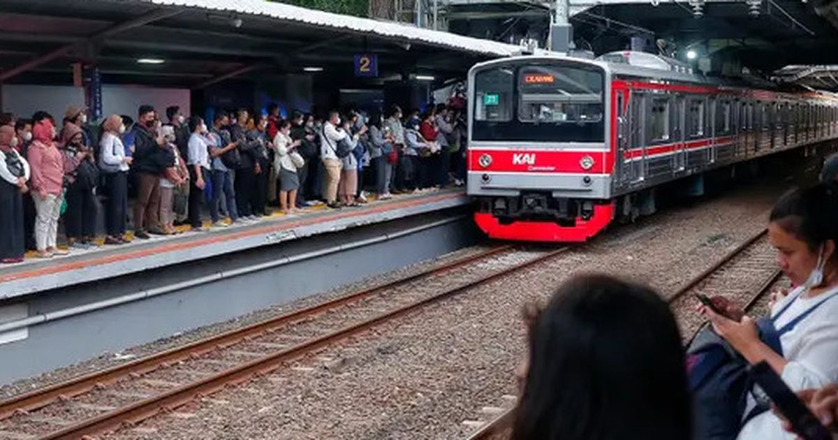 Daftar Perjalanan KRL yang Terdampak Tiang Listrik Tutupi Jalur KA Stasiun Bekasi-Kranji