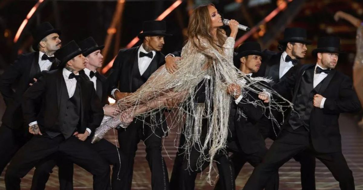 Jennifer Lopez Tuai Kontroversi Setelah Tampil Seksi Saat Konser di Arab Saudi