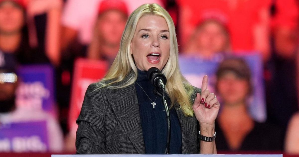 Pam Bondi Ditunjuk Jadi Pemimpin Departemen Kehakiman Amerika Serikat, Siapa Sosoknya?