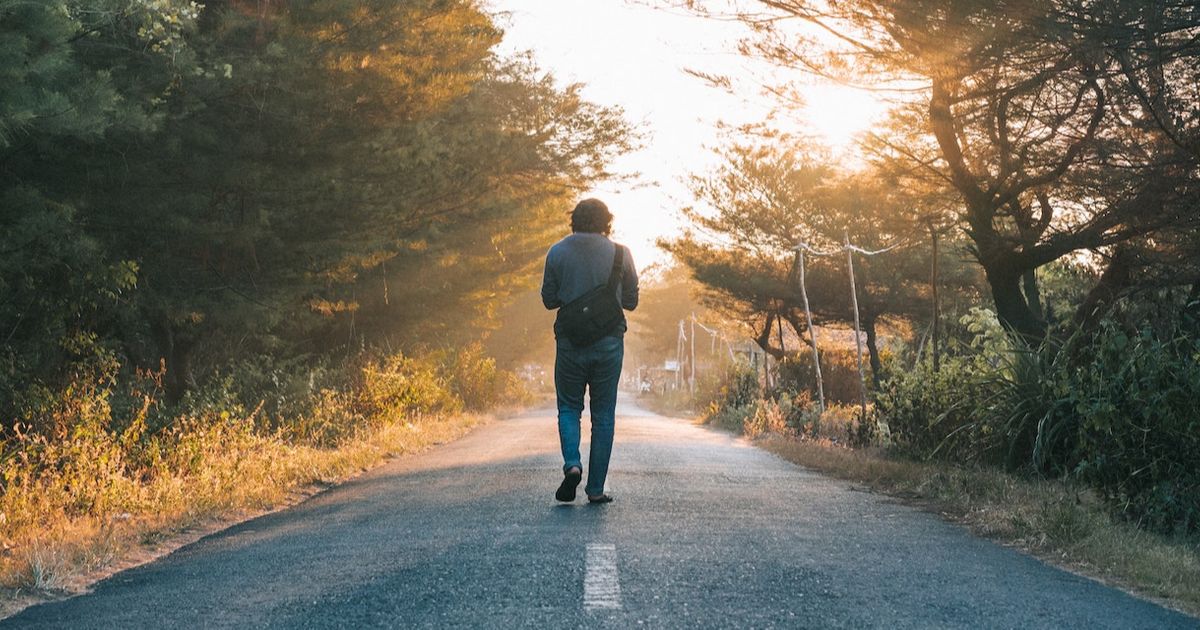 Manfaat Berjalan Setelah Makan atau Fart Walk, Tidak Hanya Sebatas Bantu Buat Kentut