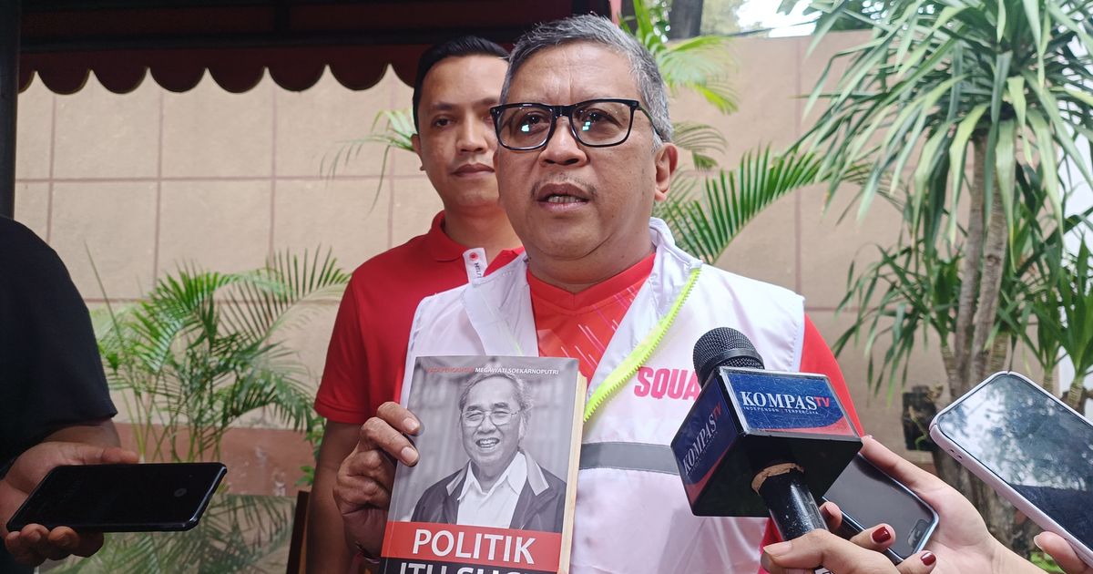 Hasto PDIP Nilai Ucapan Maruarar SARA, Bakal Kirimkan Buku 'Politik Itu Suci' Karya Sabam Sirait