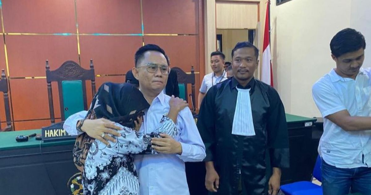 Guru Honorer Supriyani Divonis Bebas, Tangis Haru Keluarga dan Rekan Kerja Pecah di Ruang Sidang