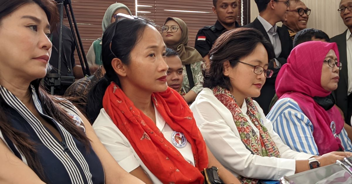 Jelang Putusan Praperadilan Tom Lembong, Istri dan Pendukung Penuhi Ruang  Sidang PN Jaksel