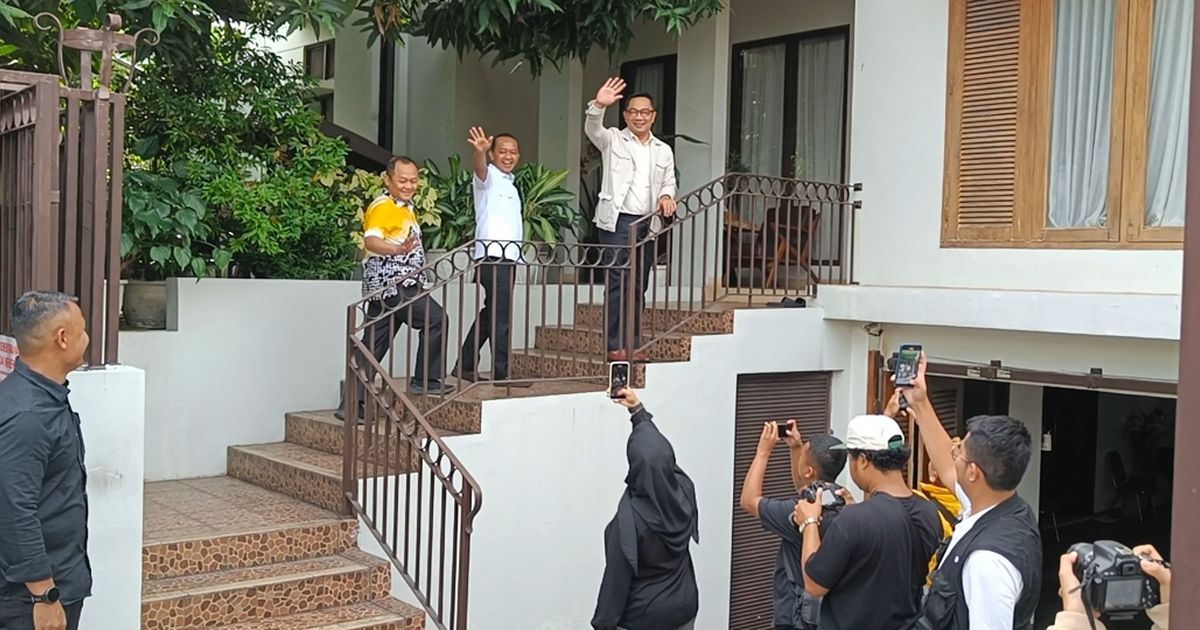 VIDEO: Momen Bahlil Diantar Ridwan Kamil Nyoblos di Pilkada Jakarta