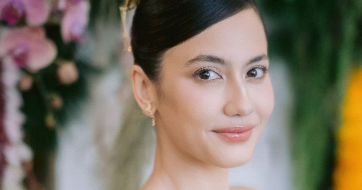 Potret Pevita Pearce Unggah Kembali Momen Tunangan Bareng Mirzan Meer, Penampilannya Cantik dan Anggun Banget