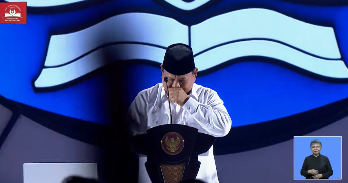 FOTO: Momen Tangis Prabowo Bercucuran Saat Singgung Kesejahteraan Guru di Indonesia