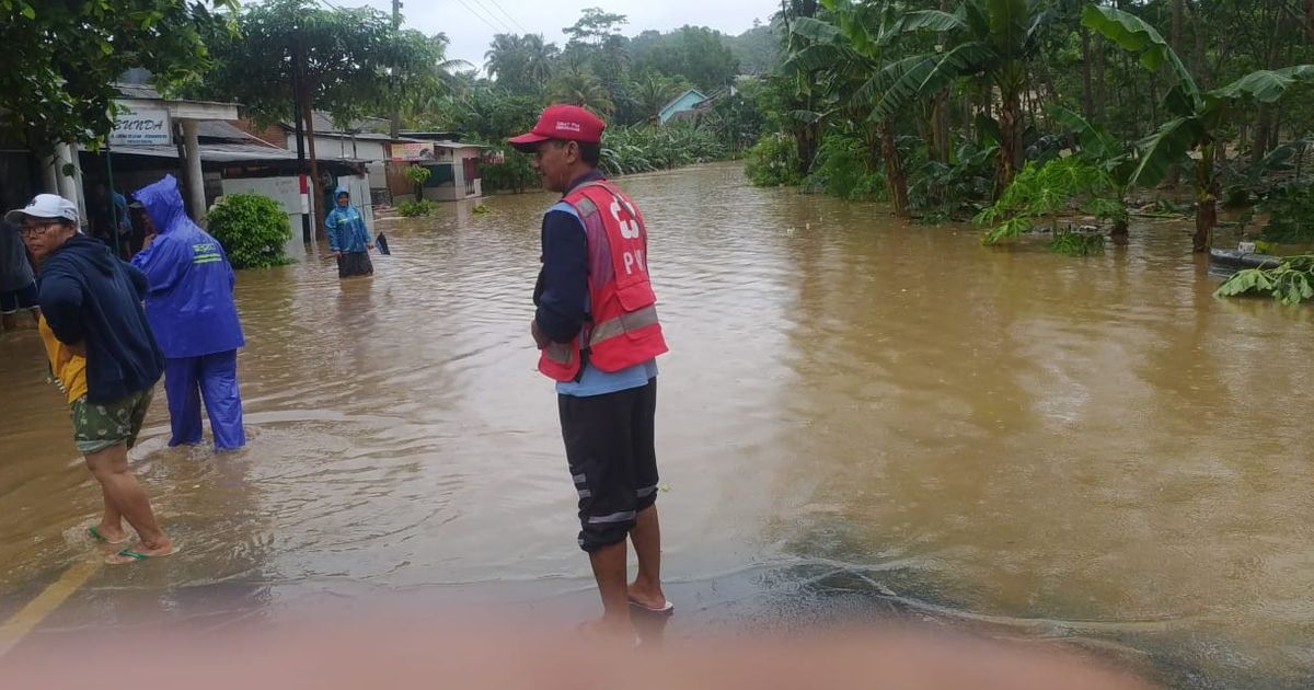 Hujan Deras Picu Banjir dan Tanah Longsor di Malang, Seorang Warga Tewas Terseret Arus