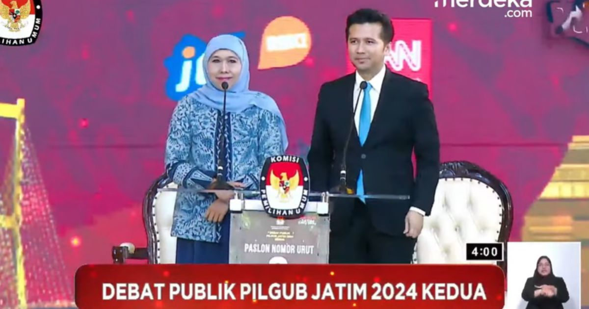 VIDEO: Emil Pamer Khofifah Gubernur Terbaik di Debat Pilgub, Arumi Beri Tanda 'Love'