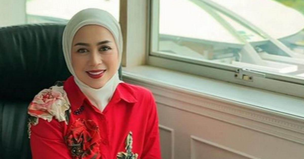 Jadi Istri Pejabat, Potret Shanty Istri Denny Cagur Cantik Menyala saat Kumpul Bareng Istri-istri Anggota DPR