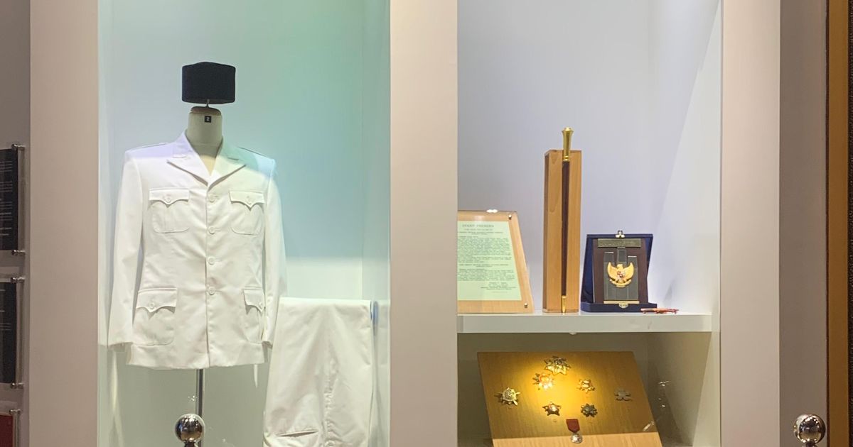 Tak Banyak yang Tahu, Peci Hitam Sukarno Tersimpan Rapih di Museum Ini