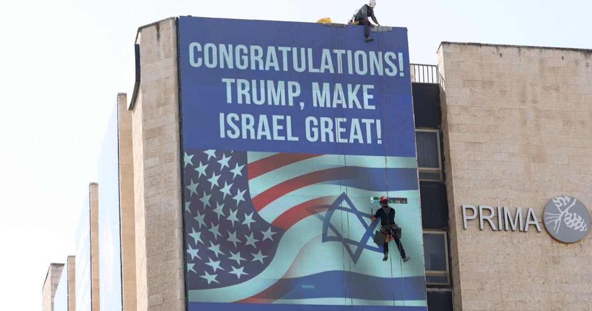 FOTO: Donald Trump Menang Pemilu AS, Billboard Raksasa 'Make Israel Great' Terpampang di Yerusalem