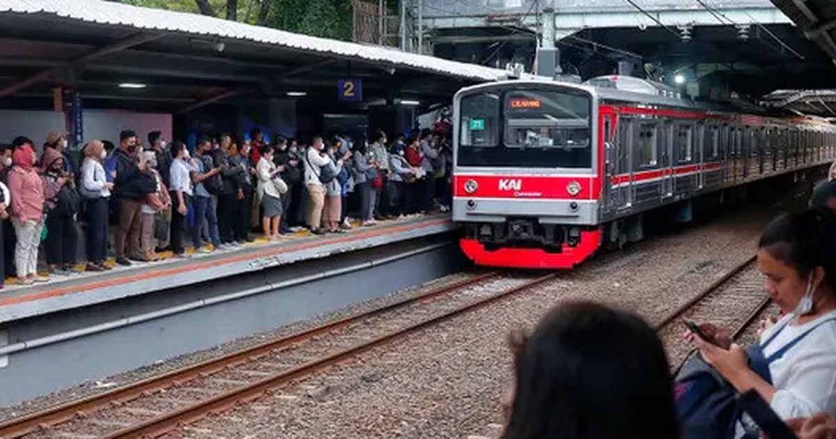 Viral Pria Ini Ketahuan Berbuat Cabul ke Wanita di KRL