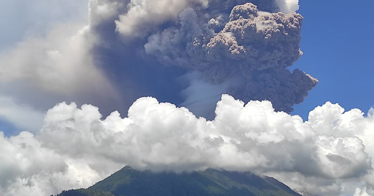 Potret Letusan Dahsyat Gunung Lewotobi Laki-laki, Kolom Abu Capai 8000 Meter dari Puncak