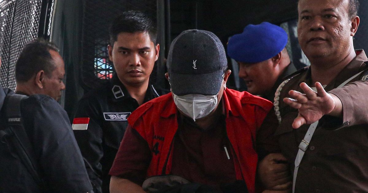 Ahmad Sahroni Duga Ada Persekongkolan di PN Surabaya Terkait Suap Ronald Tannur