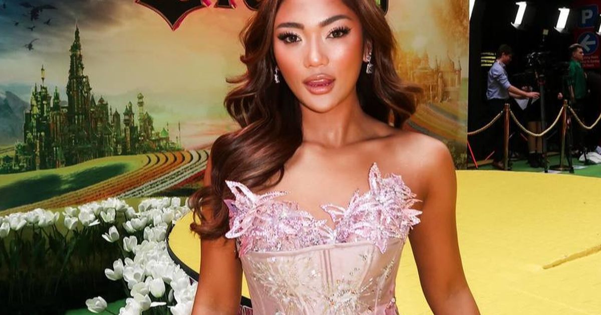 Potret Marion Jola Hadiri Gala Premier 'Wicked' di Australia, Kulit Eksotis Dalam Balutan Dress Pink Disorot