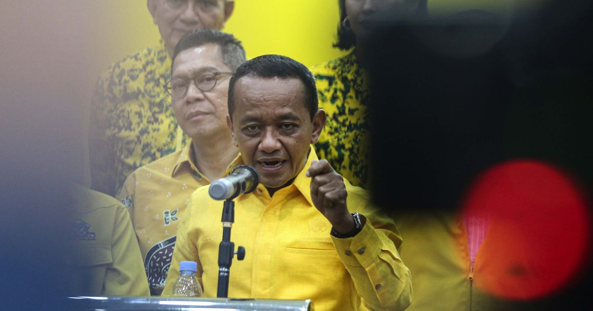 VIDEO: Bahlil Hela Napas Berat Sebut Nama ini Saat Umumkan Pengurus Golkar, Menteri Cantik Beri Minum