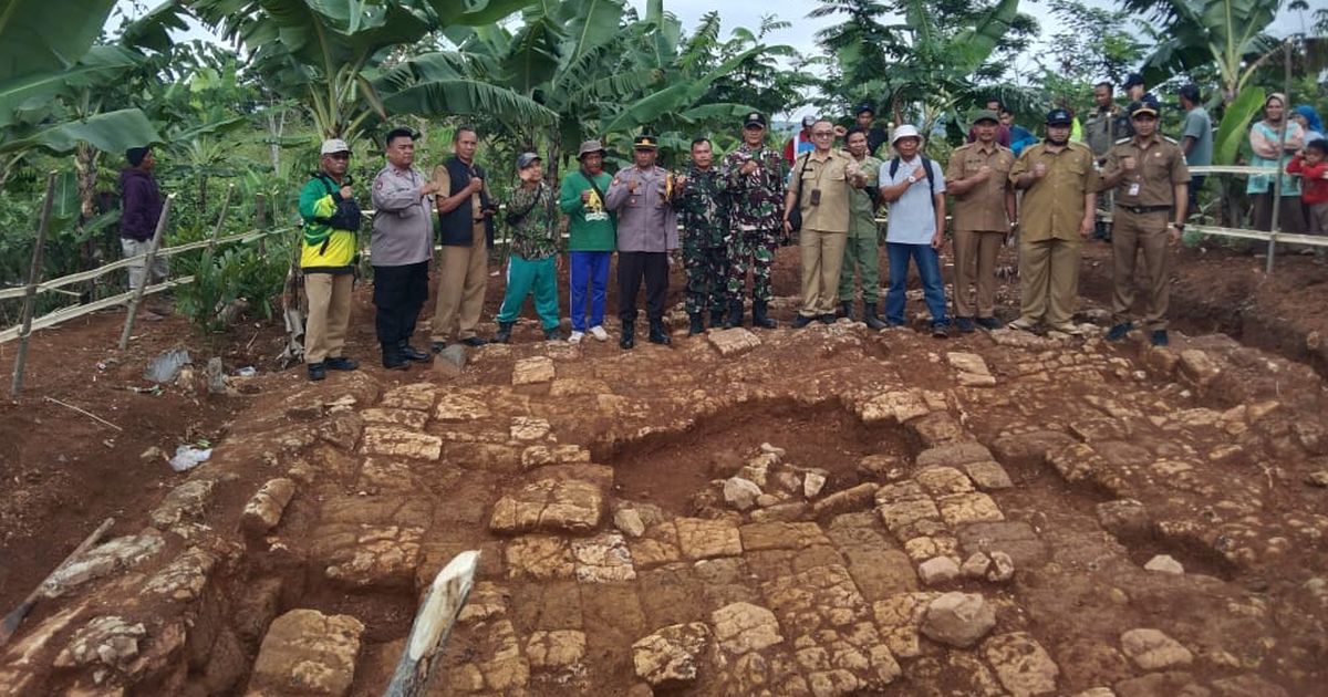 Petani Kapulaga di Garut Temukan Struktur Bangunan dan Pecahan Gerabah Saat Mencangkul Tanah