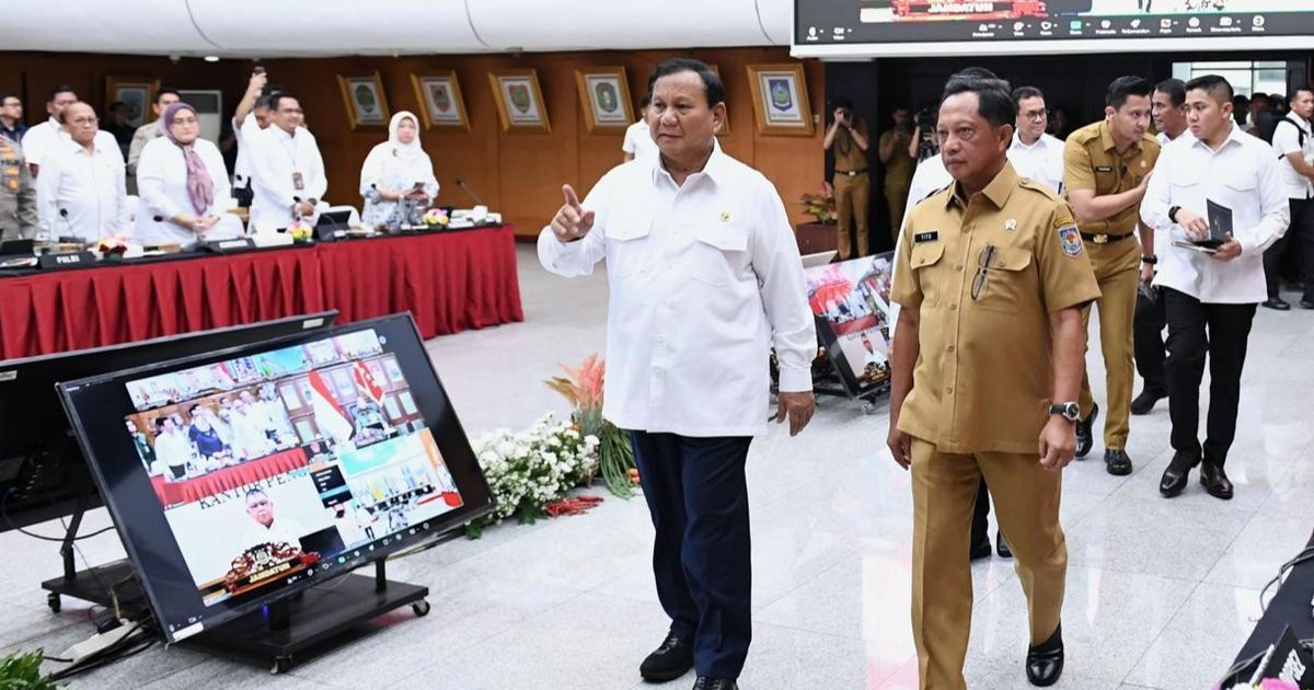 VIDEO: Prabowo Datang Mendadak Bikin Mendagri Tito Terkejut, Tiba-Tiba Ikut Rakor Pengendalian Inflasi