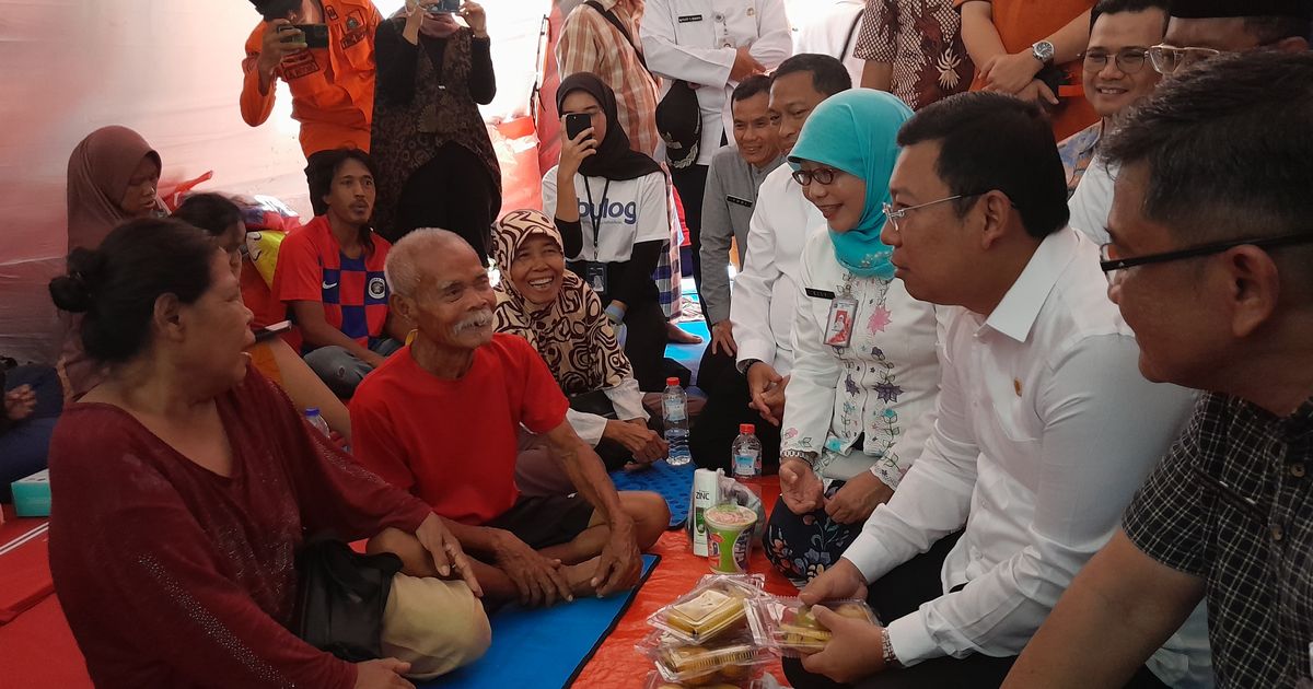 Bapanas dan Pelaku Usaha Pangan Salurkan Bantuan untuk Korban Kebakaran di Kebon Kosong Kemayoran