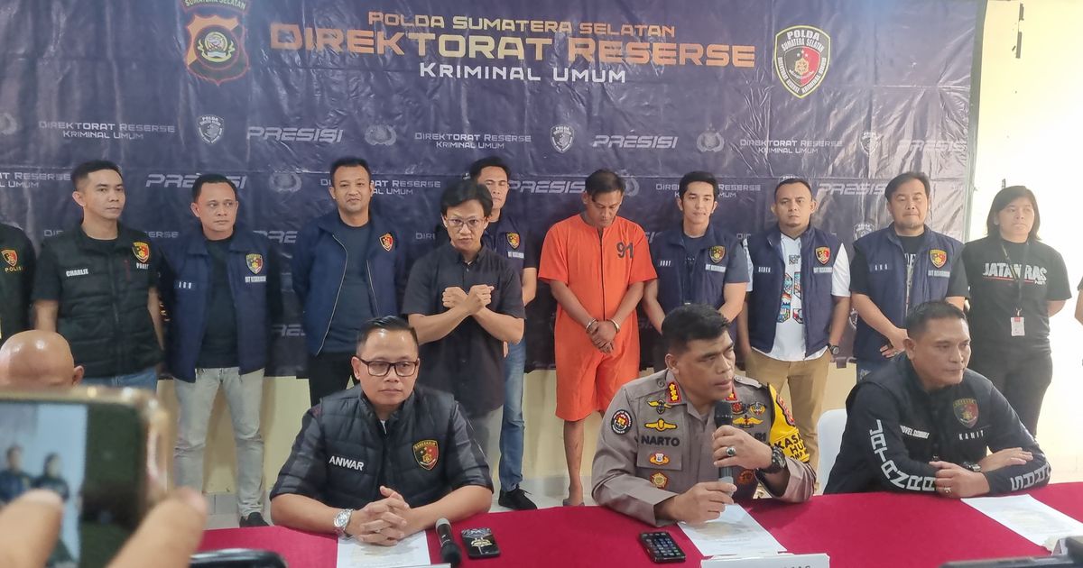 Polisi Tetapkan Pria Berkaus Merah Tersangka Penganiayaan Dokter Koas UNSRI Viral di Medsos