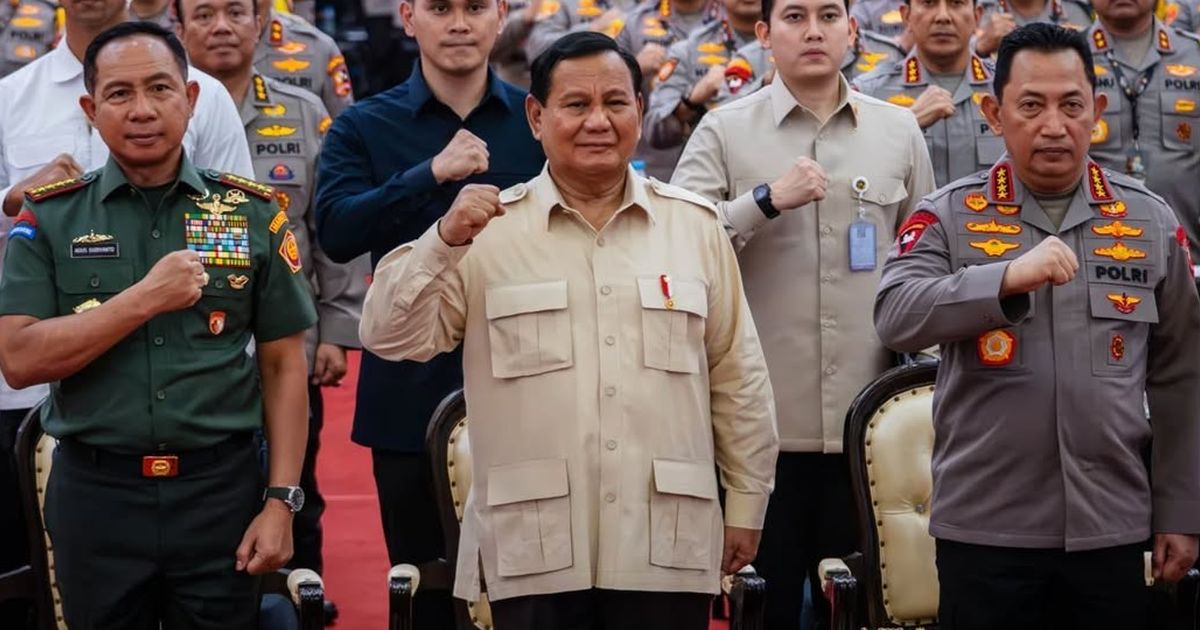 VIDEO: Prabowo Candai Ketum PRIMA Agus Jabo Pakai Baju Bagus Batik Baru Beli