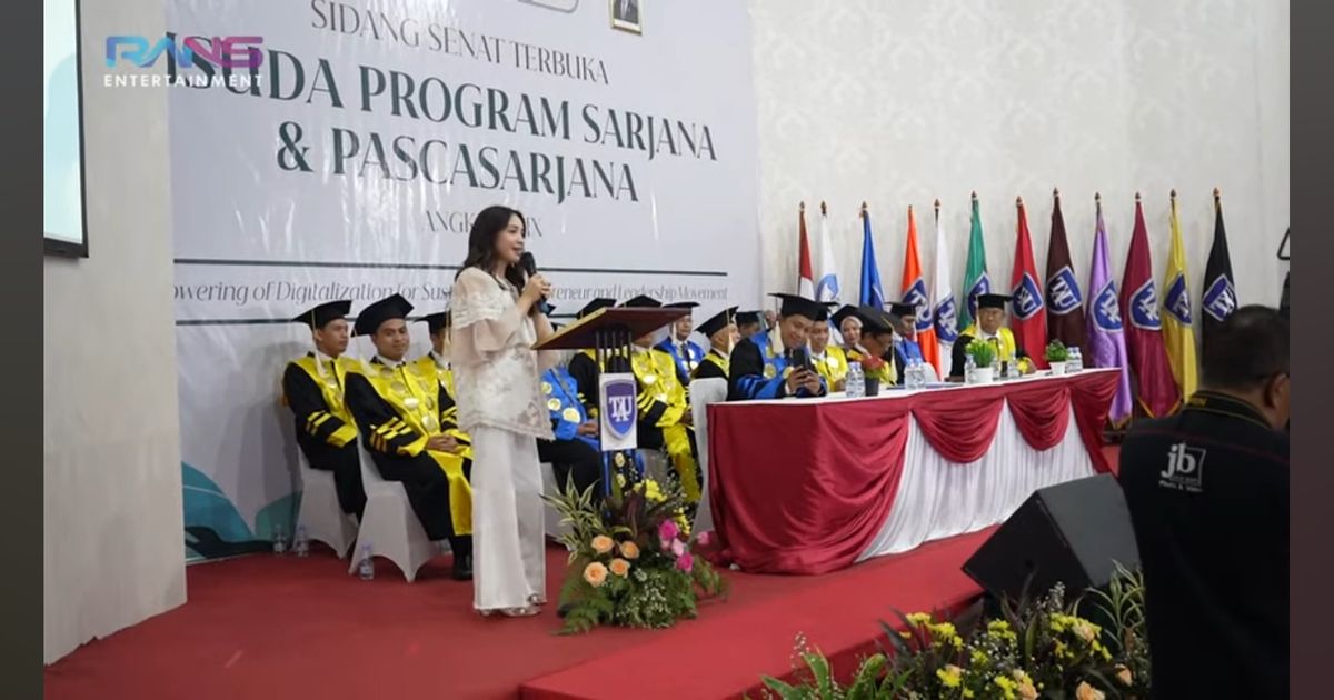 Nagita Slavina Kaget Tiba-tiba Diminta Kata Sambutan saat Wisuda Lala