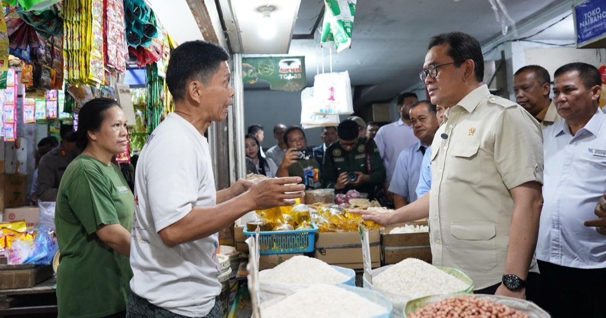 Kunjungi Pasar Suka Ramai di Medan, Mendag Budi Santoso Cek Langsung Kesiapan Jelang Nataru