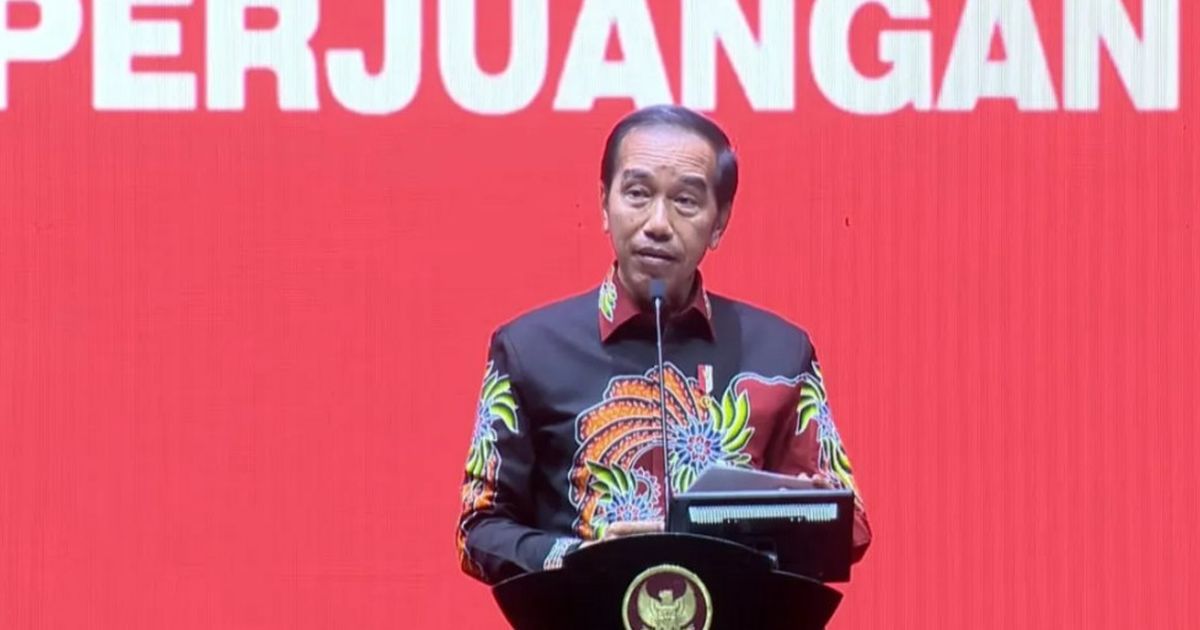 VIDEO: Tak Terduga Senyum Jokowi Respons Dipecat Megawati dari PDIP 