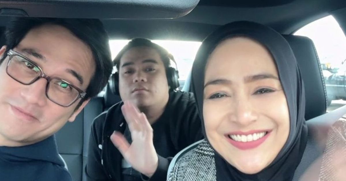 Potret Cindy Fatika Sari & Tengku Firmansyah Nikmati Musim Dingin di Kanada, Asyik Makan Mi Kuah Bareng Keluarga