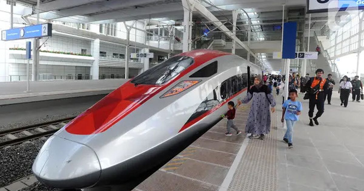 Stasiun Kereta Cepat Whoosh Karawang Layani Naik-Turun Penumpang Mulai 24 Desember 2025