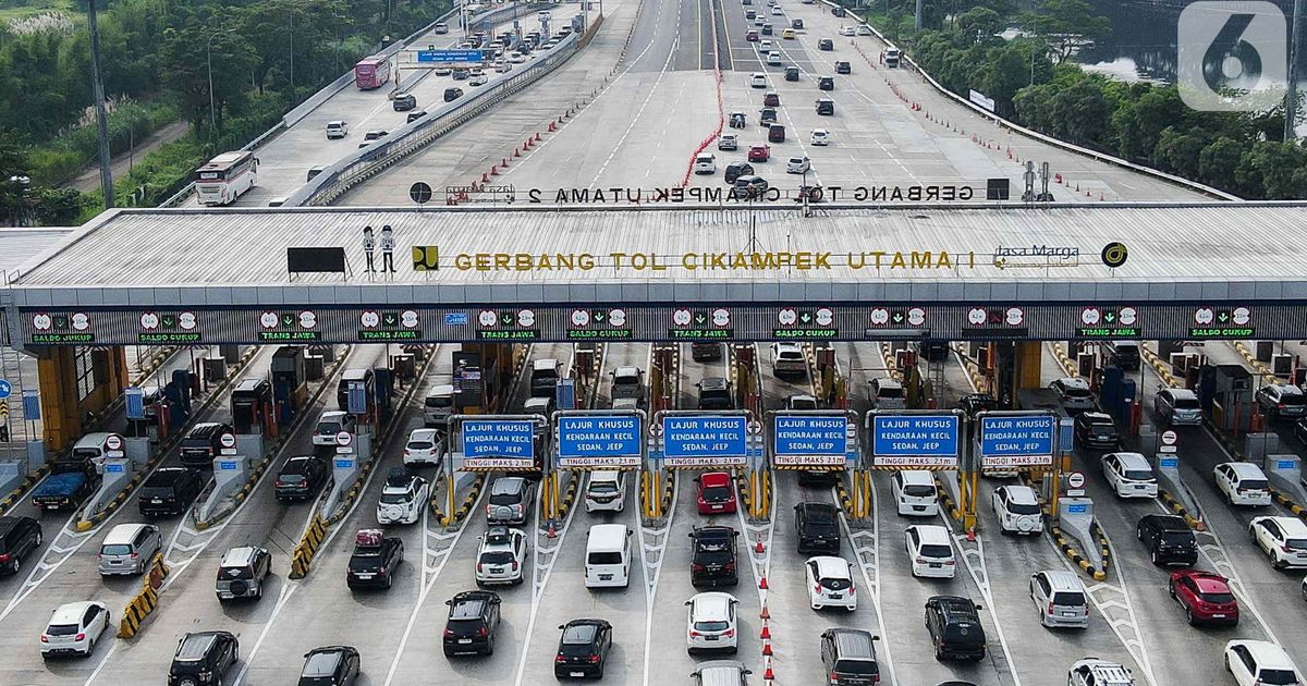 H-6 Libur Nataru, Volume Lalu Lintas Melonjak di Sejumlah Gerbang Tol Trans Jawa