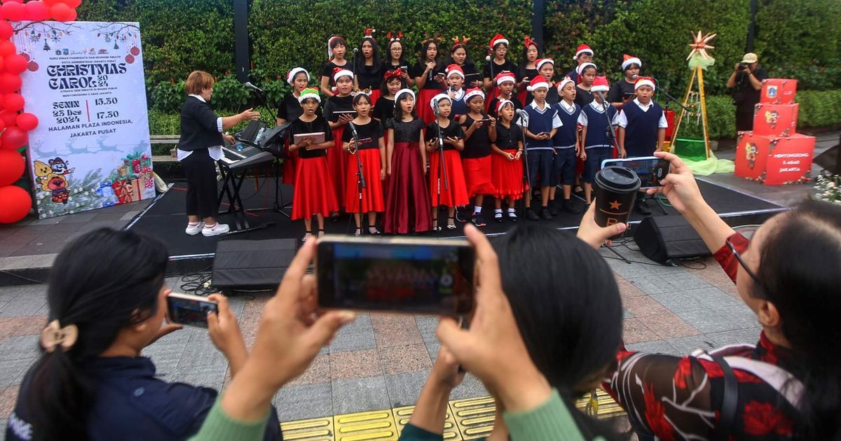 FOTO: Semarak Christmas Carol Sambut Perayaan Natal di Jakarta