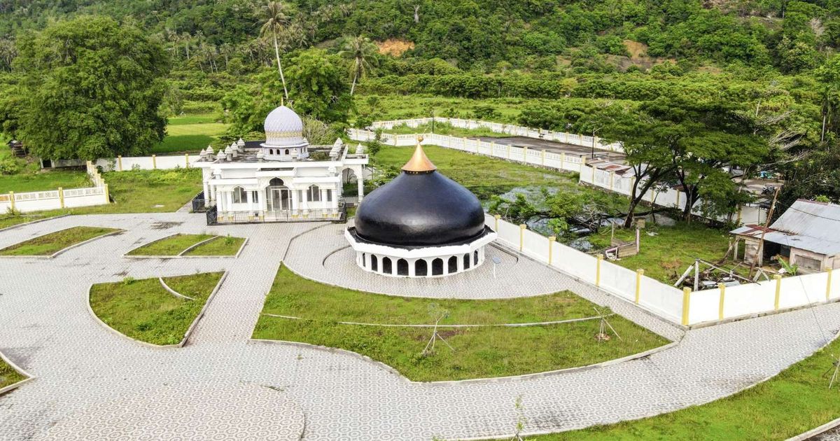 FOTO: Dahsyatnya Tsunami Aceh, Kubah Masjid Seberat 80 Ton Ini Terseret 2,5 Km Sampai Pindah Desa