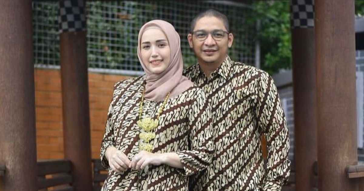 5 Inspirasi Tunik Batik Modern, Tren Fashion Terbaru yang Wajib Dipahami Wanita Zaman Now