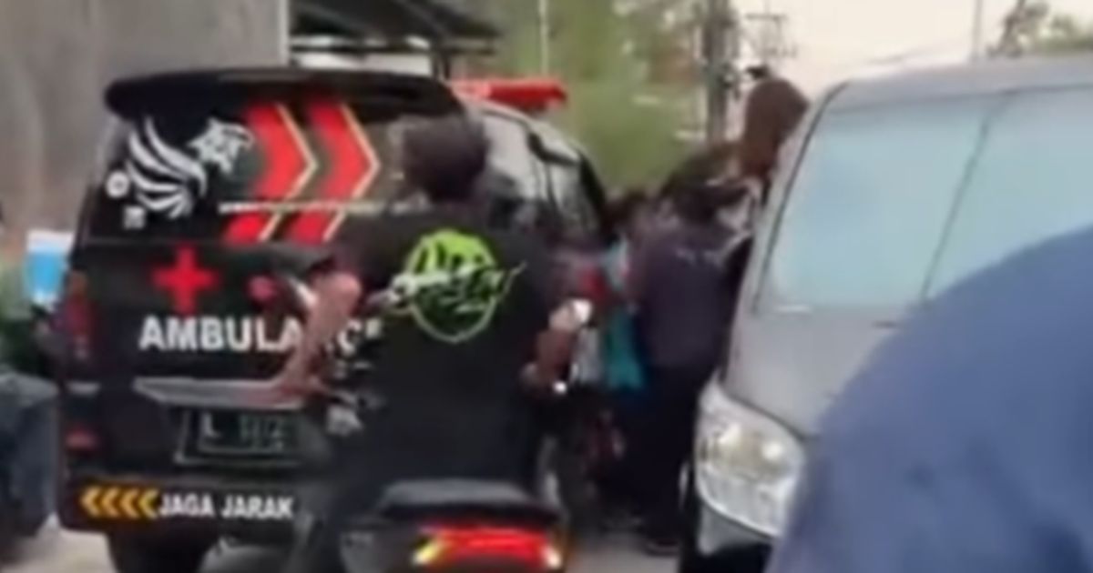 Viral Cekcok Sopir Ambulans vs Alphard di Sidoarjo, Ternyata Ini Kejadian Sebenarnya